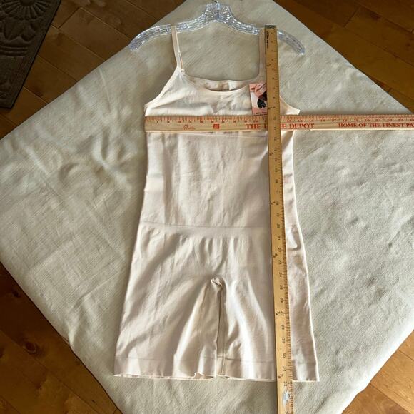 NWT Shapermint All Day Every Day Scoop Neck Bodysuit with mid-thigh length nude - Picture 7 of 7